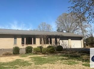 20 Blackburn Dr, Springville, TN 38256