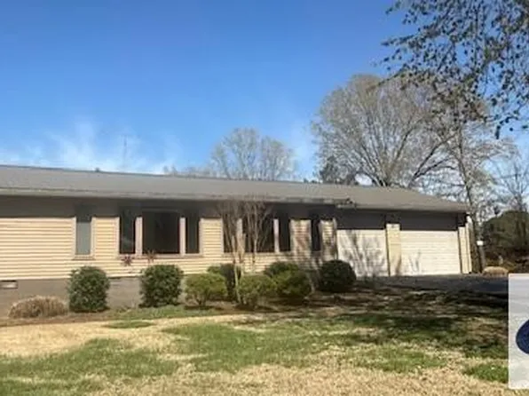 20 Blackburn Dr, Springville, TN 38256