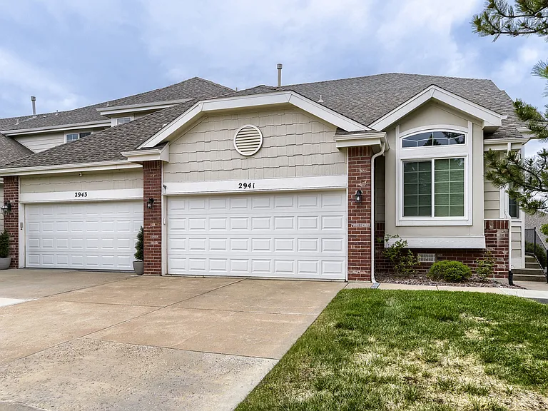 2943 Mount Royal Dr — Photo 26