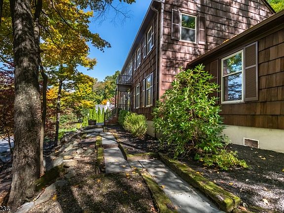 5th image of 30 Cardinal Rd