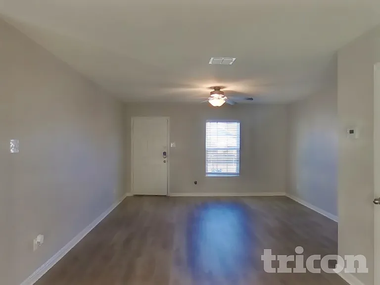 11826 Davalos Ln — Photo 2