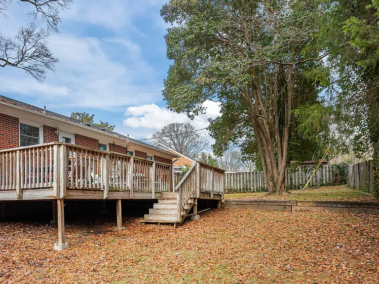 2100 Villa Dr — Photo 22