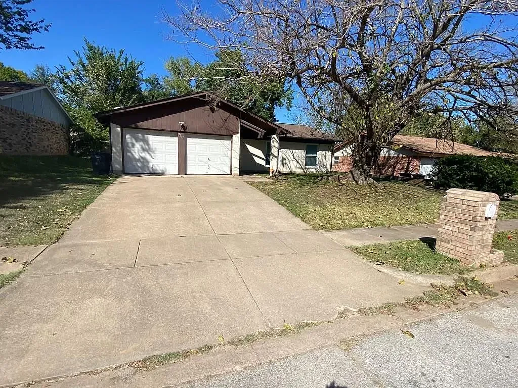 3 bed, 1403 sqft, $1,950 — Photo 1