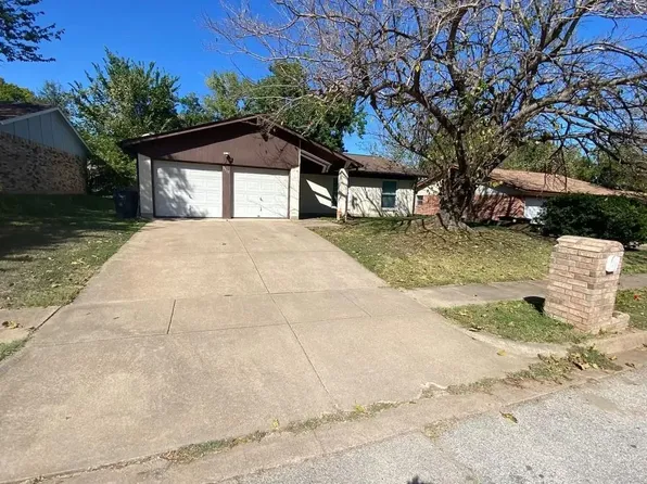 7517 Castillo Rd, Fort Worth, TX 76112