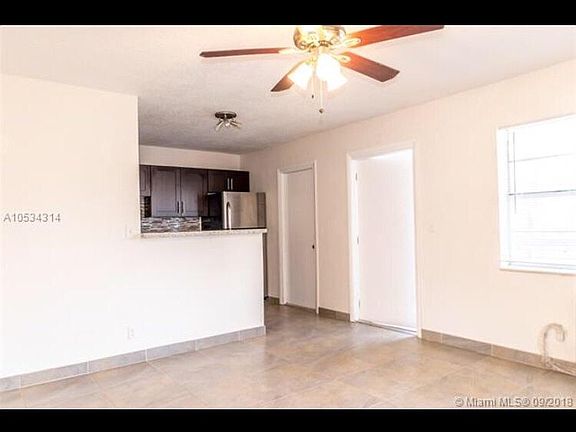 4th image of 720 NE 2nd St APT 4