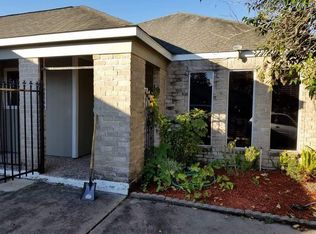 7802 Oakington Dr, Houston, TX 77071