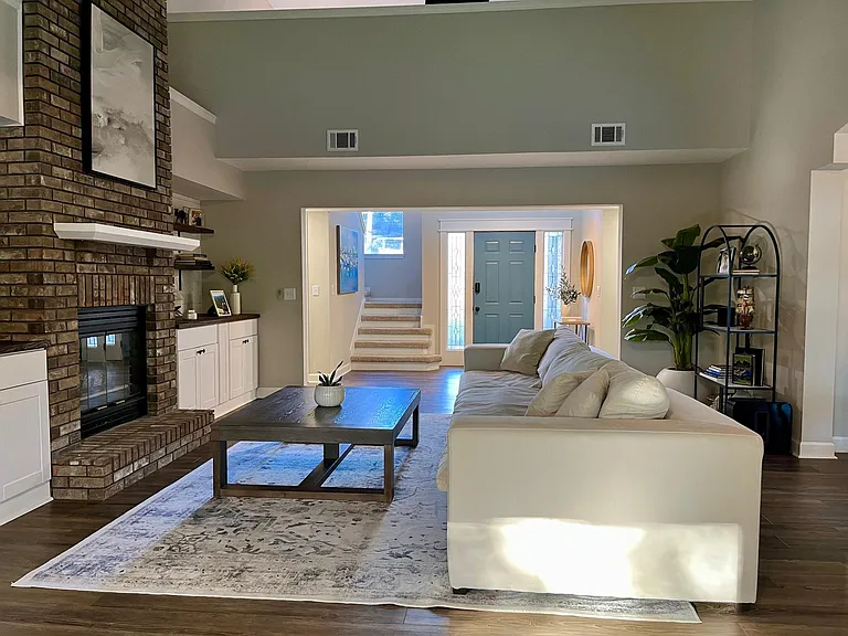 246 Hillside Dr — Photo 5