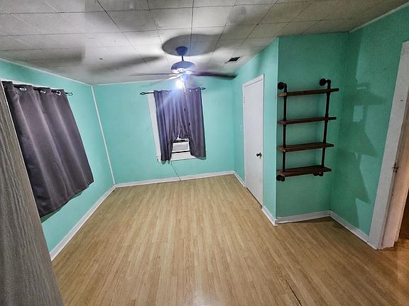 4th image of 158 Saint Ann St