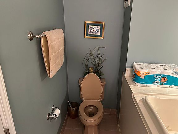 4th image of 37848 Jefferson Avenue 33