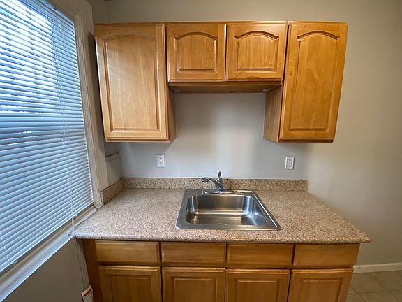 5th image of 620 Eddy St APT 8