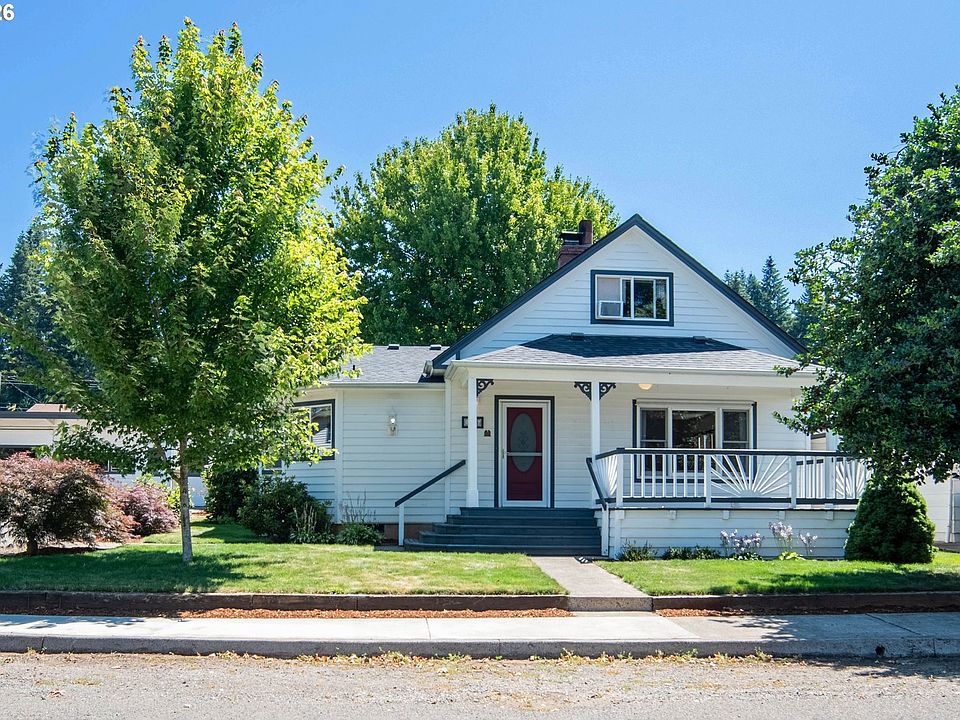 1st image of 146 NE Currin St