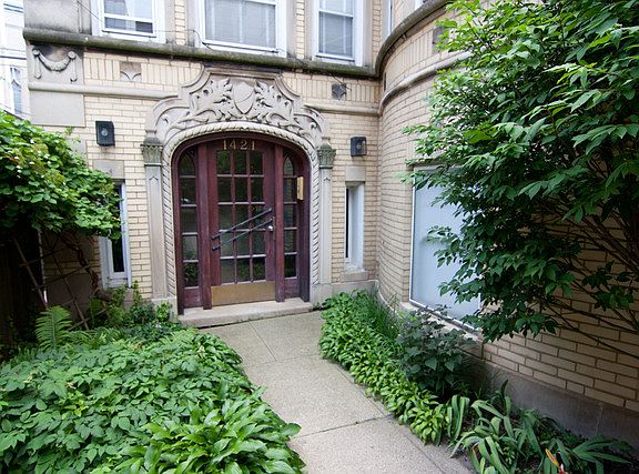 2nd image of 1421 W Thome Ave APT 2N