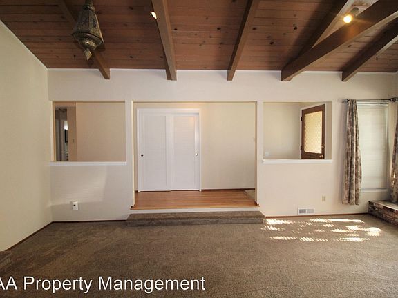 4th image of 306 Donegal Way