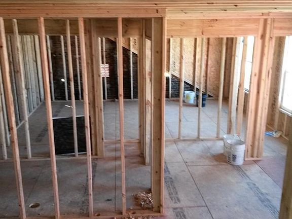 4th image of 177 W Main St