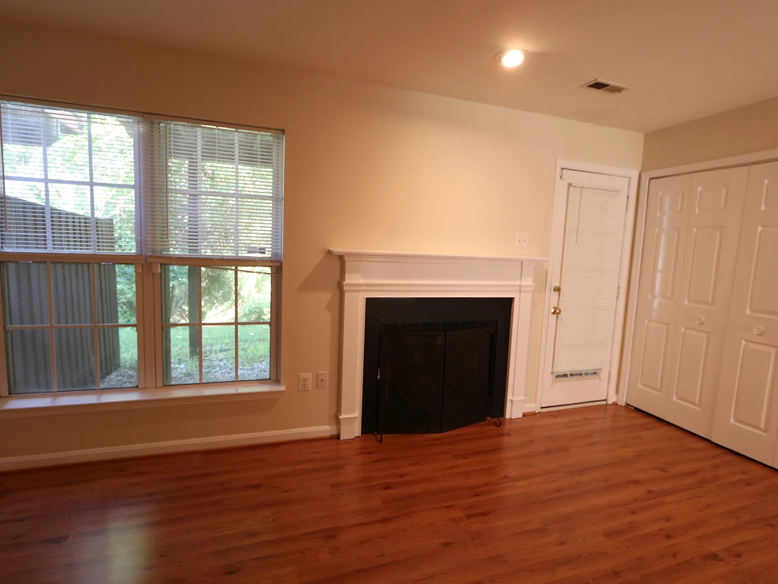 3 bed, 2.5 bath, 1696 sqft, $2,850 — Photo 3