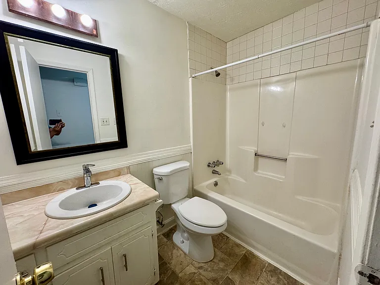 3355 Poplar Dr — Photo 11