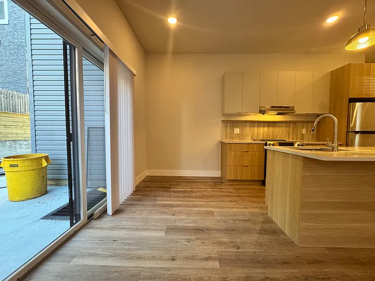 5222-24 Chester Ave #10 — Photo 6