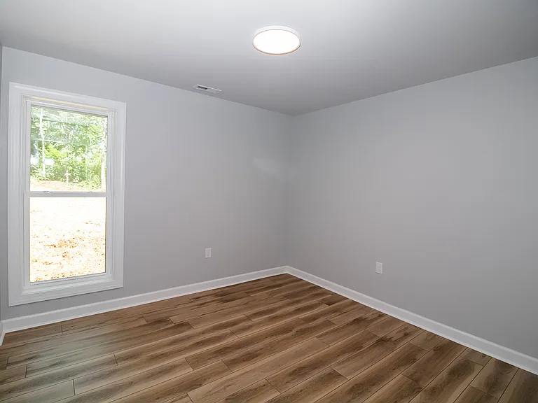 143 Reichard Dr — Photo 14