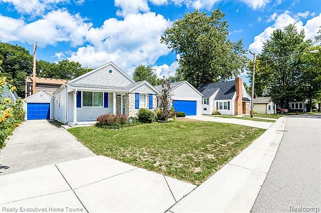 1st image of 3016 Maplewood Dr
