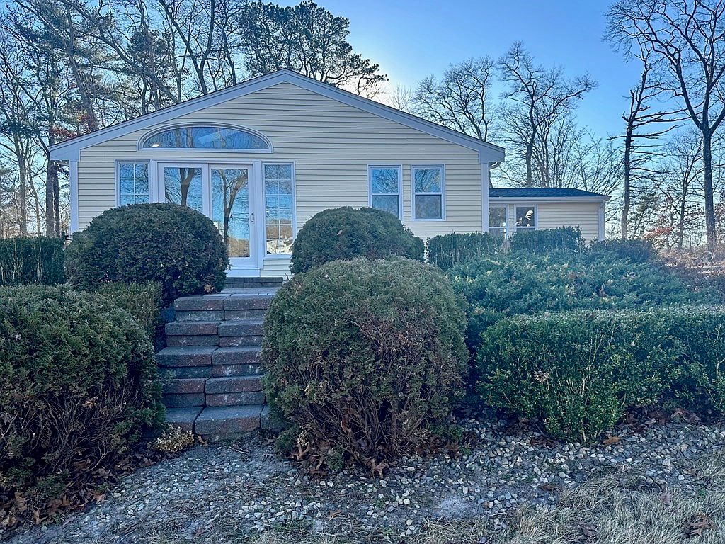 9090R Bartlett Rd, Plymouth, MA 02360 Zillow