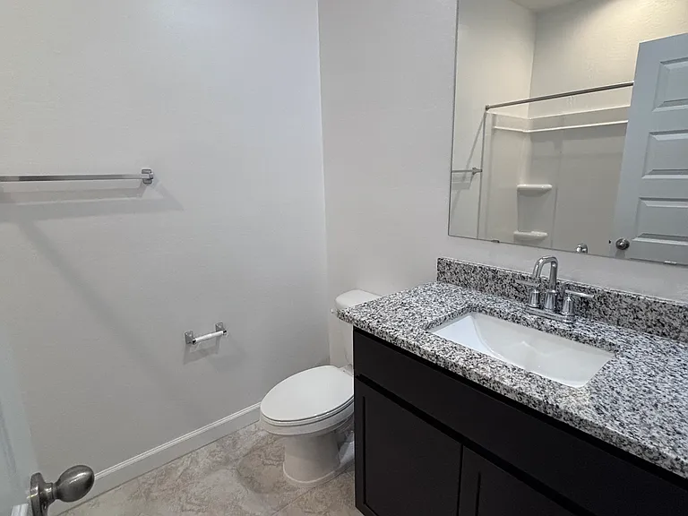 2055 W Sheridan Ave — Photo 18