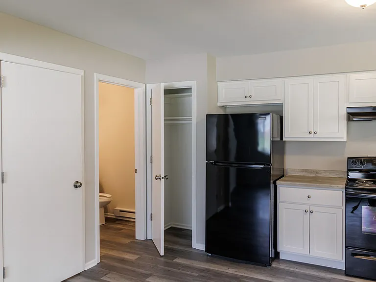 2103 Green Tree Rd #4 — Photo 3