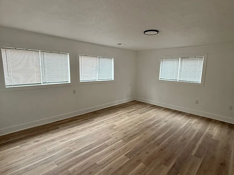 1501 Chris Dr — Photo 12