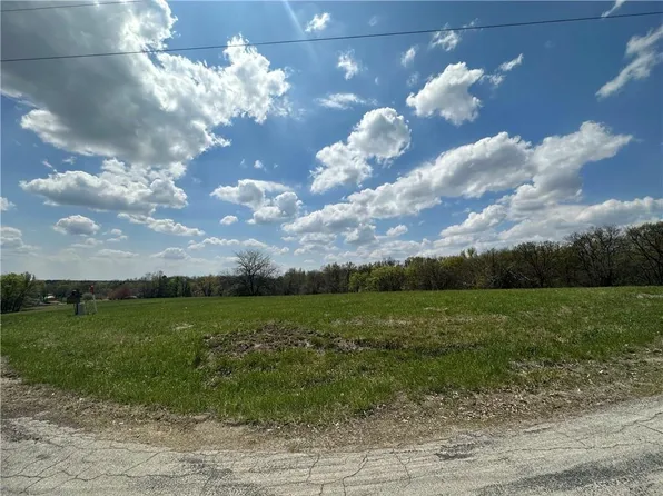 1850 Otter Rd, Gallatin, MO 64640