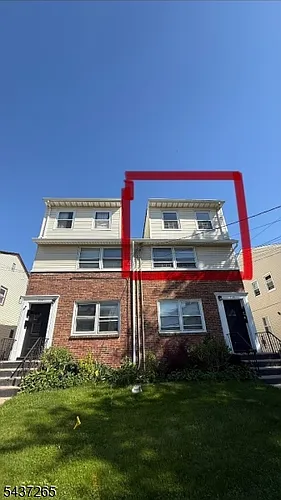 728 Thomas St Photo 1