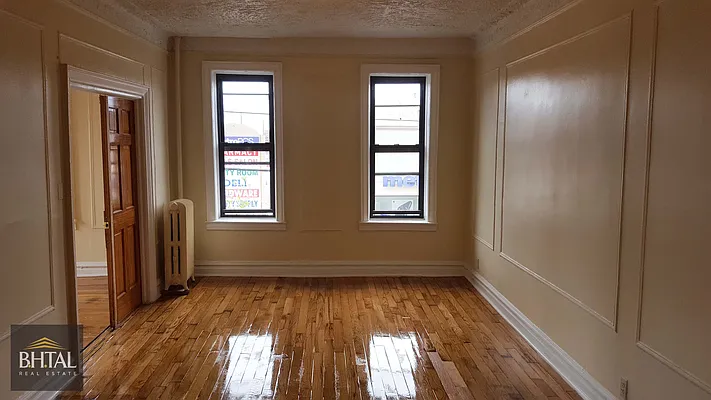 Rented by B.H. TAL Real Estate | media 8