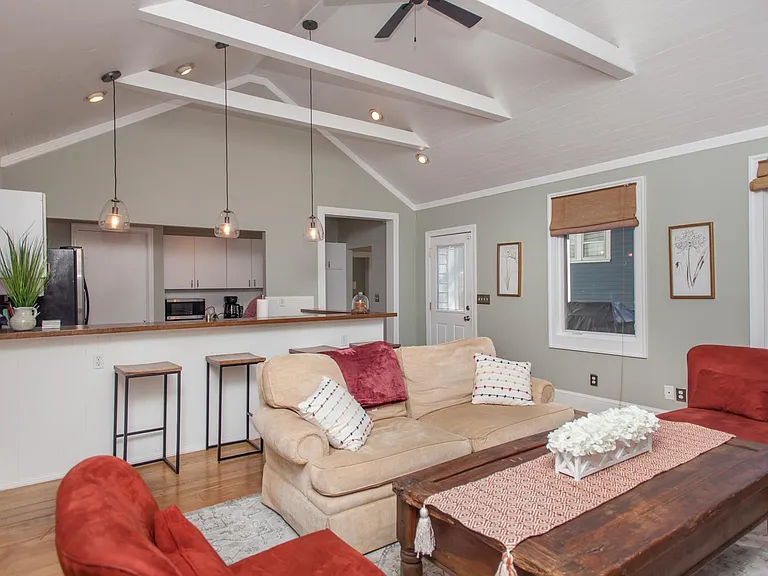 1312 Poplar St — Photo 11