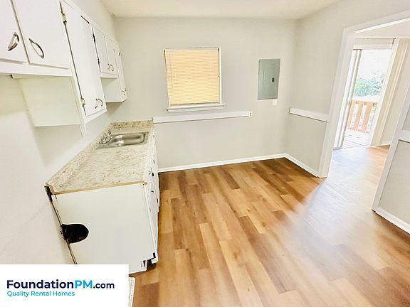 3rd image of 3406 Sophia St