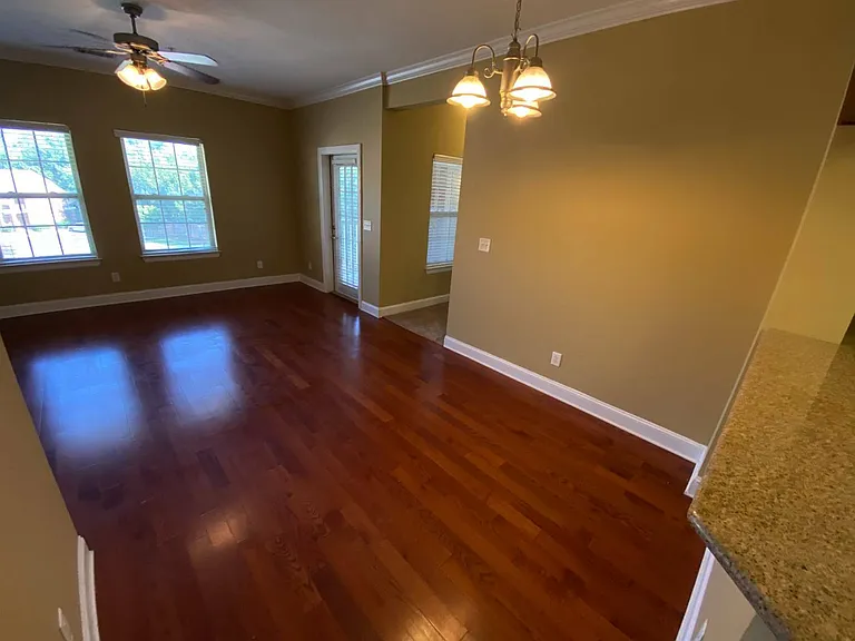 3218 Veterans Memorial Pkwy #3302 — Photo 7