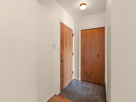5th image of 3233 Grange Rd