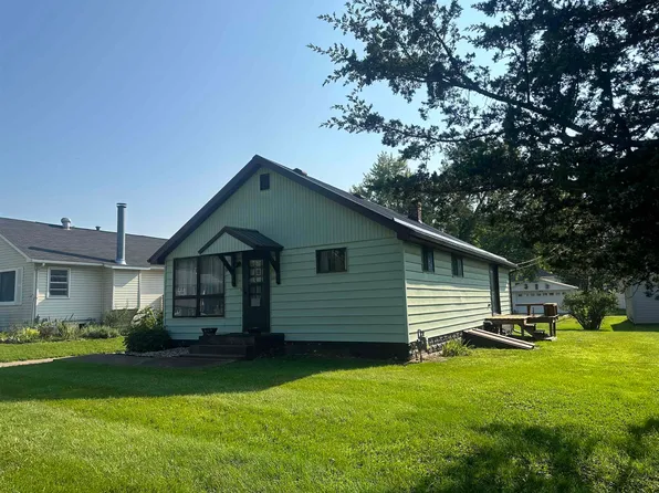 618 Eaton St, Savanna, IL 61074