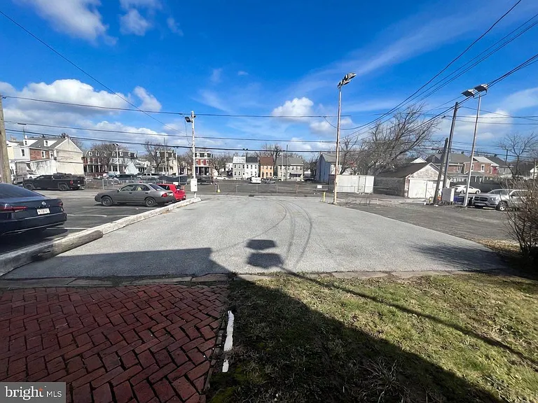 535 E High St — Photo 13
