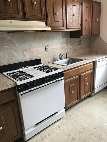 371 Alden Ave #2 Photo 1