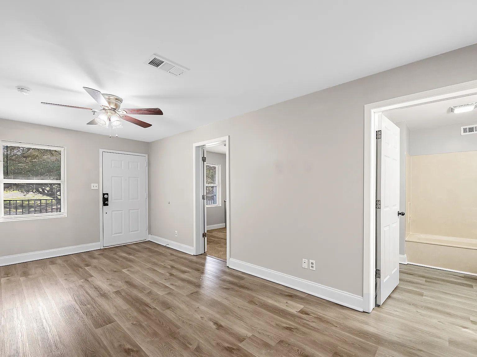 Destin Apartments — Photo 4