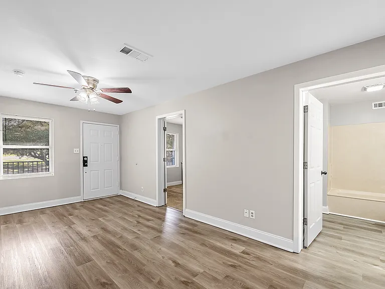 Destin Apartments — Photo 4