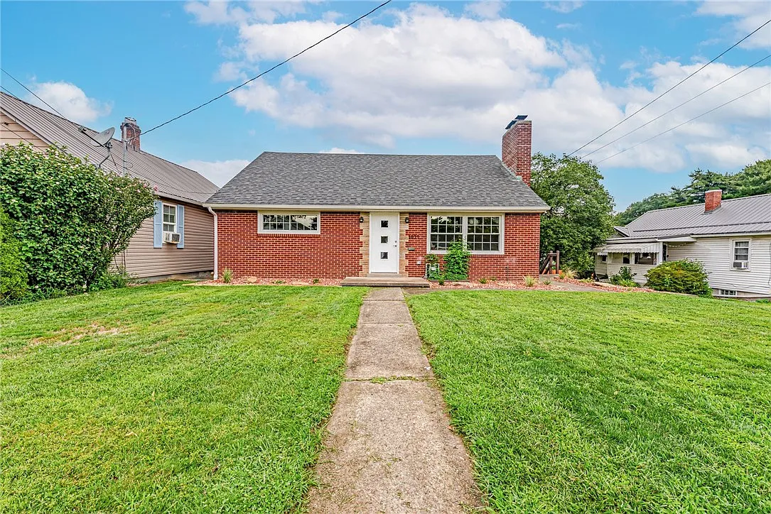 1077 Martin Ave photo 1