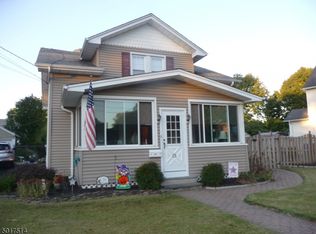 23 Burnham Rd, Morris Plains, NJ 07950