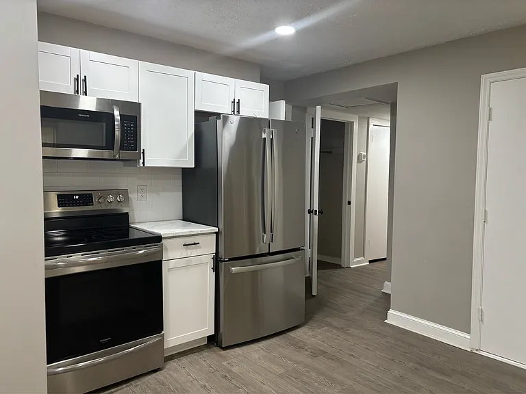 807 Branson St #2 — Photo 6