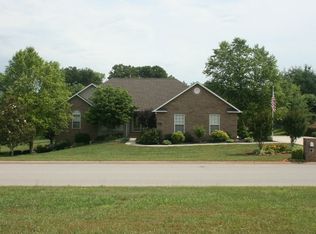 615 River Run Dr, Maryville, TN 37804