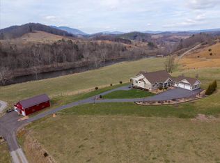 130 Serenity Hills Ln, Pearisburg, VA 24134