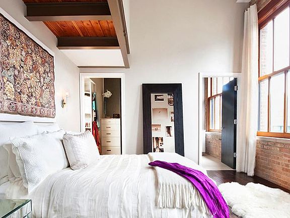 4th image of 2334 S Michigan Ave #402