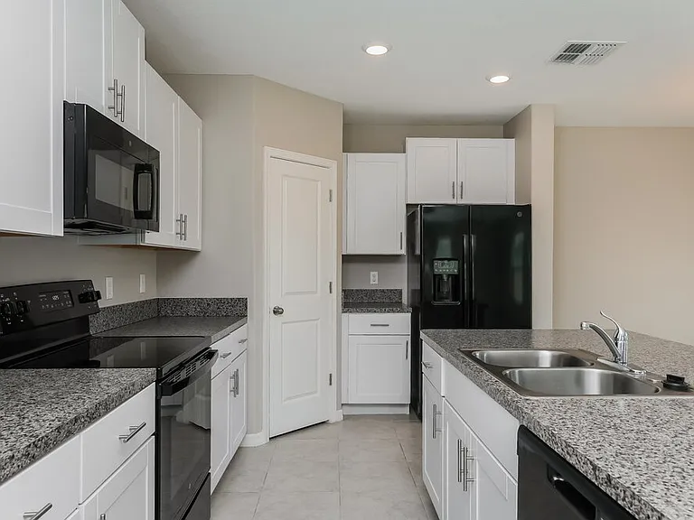 4536 Eternal Prince Dr — Photo 8