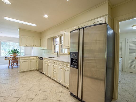 5th image of 70 Yeiser Dr