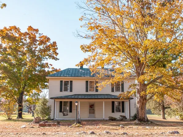 5277 Fort Mitchell Dr, Chase City, VA 23924