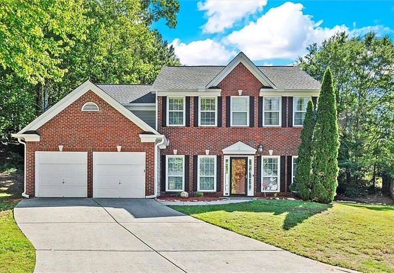 4220 Hunters Green Way NE — Photo 1