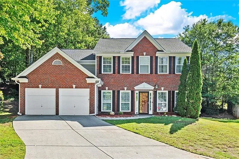 4220 Hunters Green Way NE